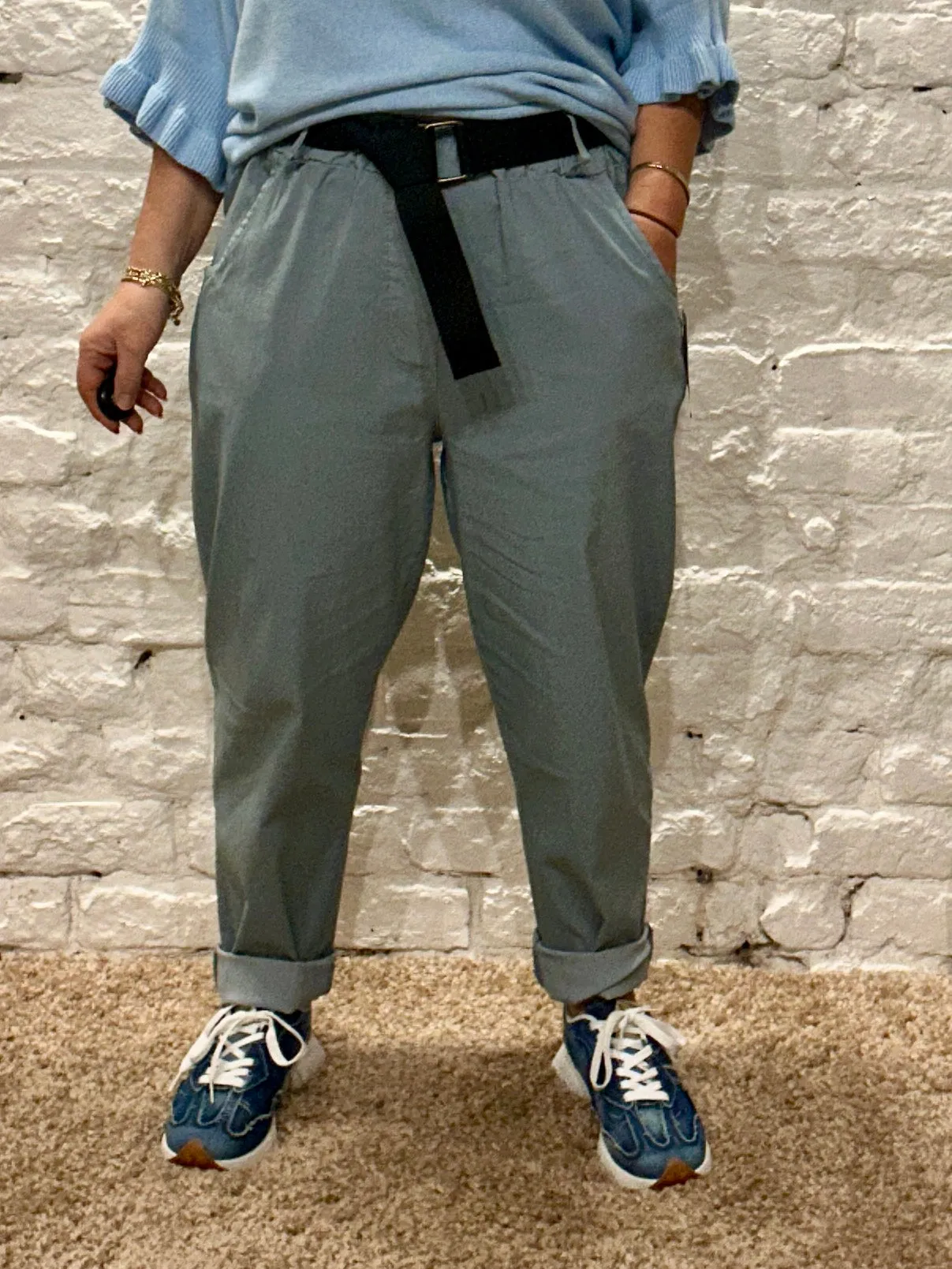 D Style made In Italy Premium Carrot Leg Magic Trouser With Tapered Leg And D Ring Belt