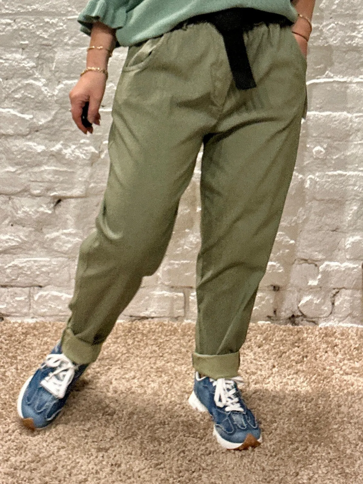 D Style made In Italy Premium Carrot Leg Magic Trouser With Tapered Leg And D Ring Belt