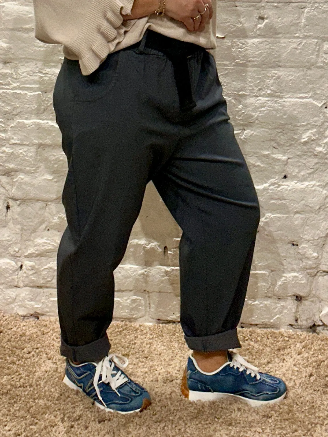 D Style made In Italy Premium Carrot Leg Magic Trouser With Tapered Leg And D Ring Belt