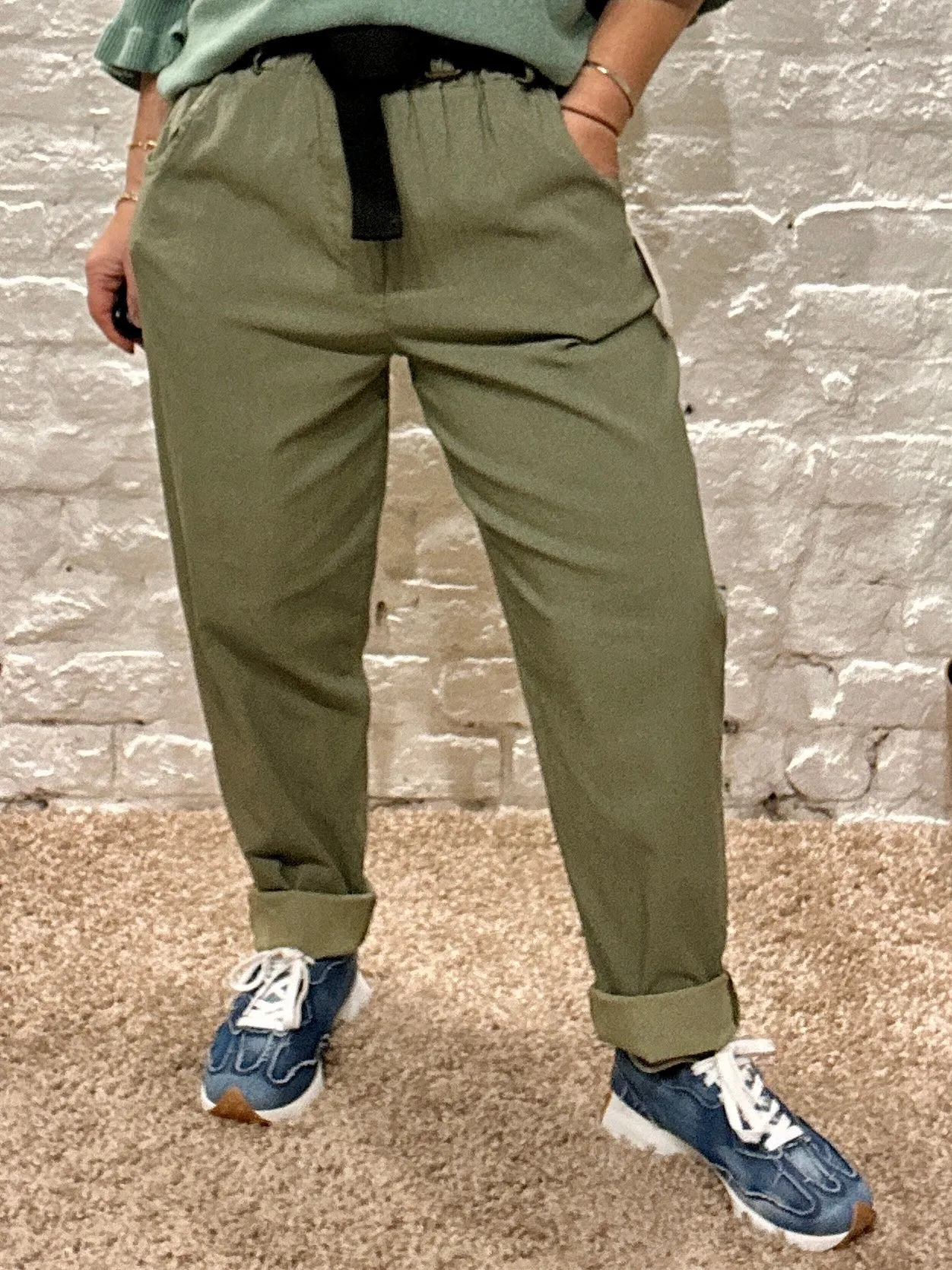 D Style made In Italy Premium Carrot Leg Magic Trouser With Tapered Leg And D Ring Belt