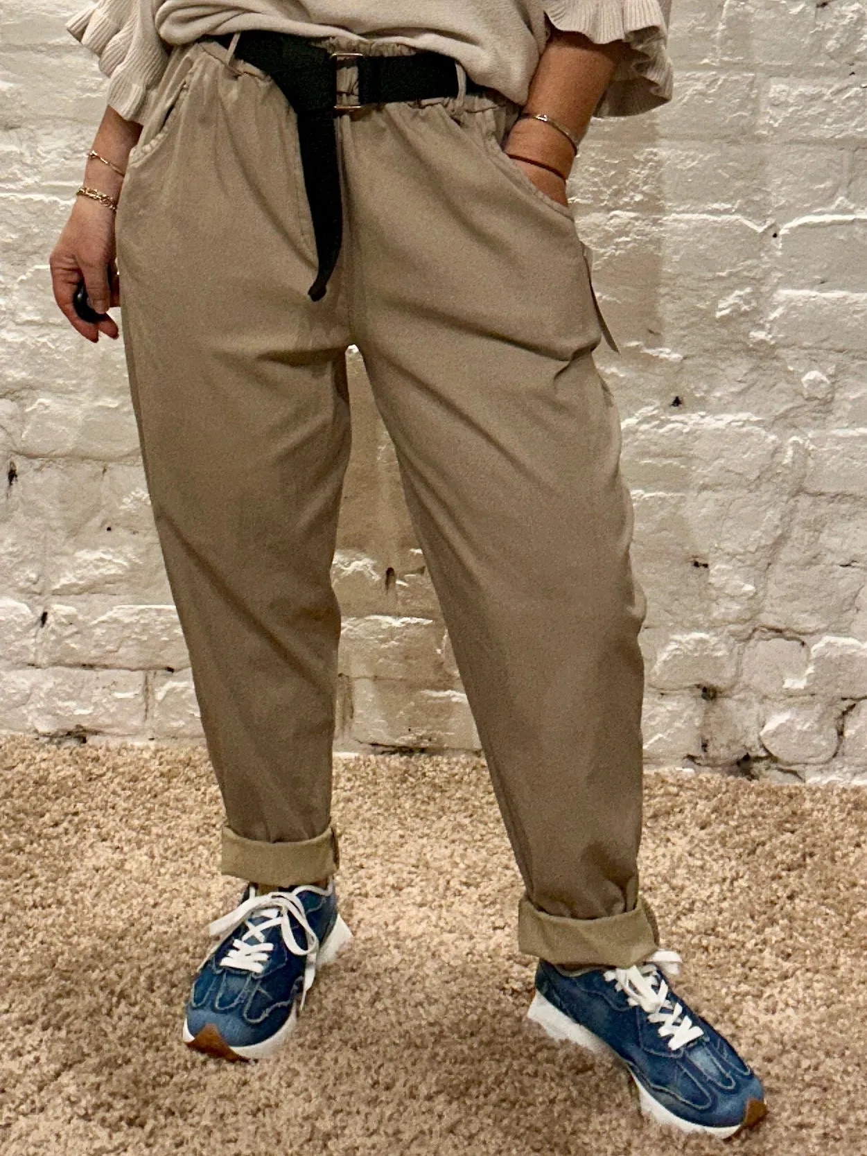 D Style made In Italy Premium Carrot Leg Magic Trouser With Tapered Leg And D Ring Belt