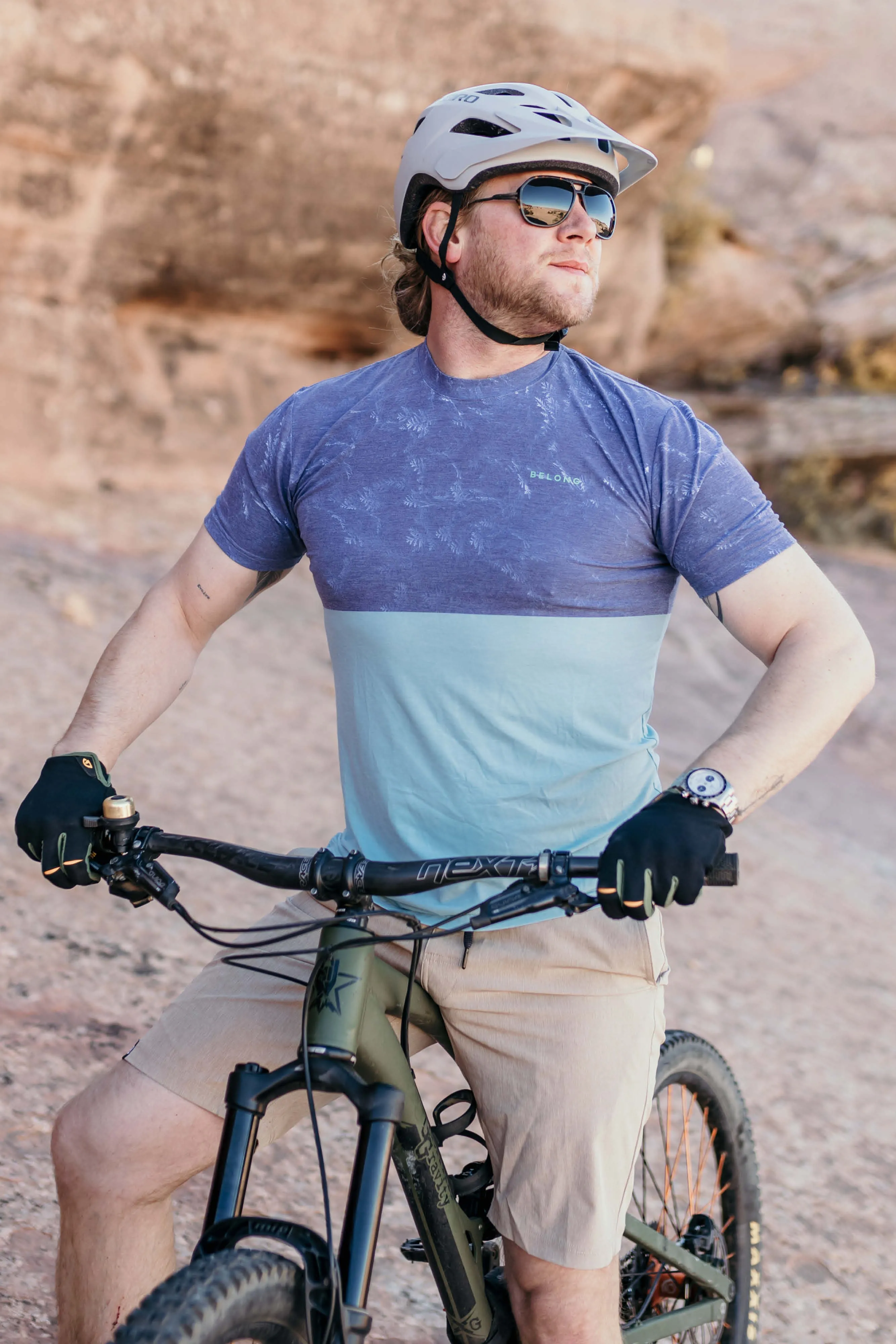 Men's Graphic Traverse Tek Tee