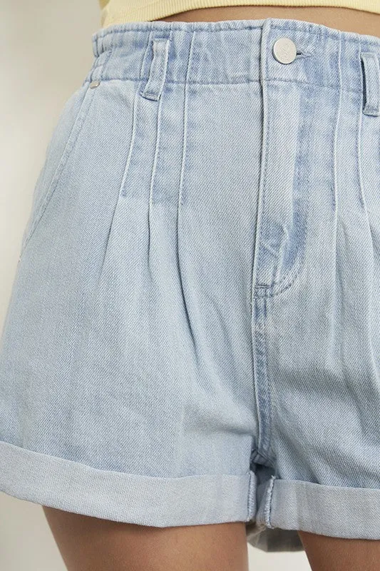 TEEK - LIGHT WASH HIGH RISE PLEATED MOM SHORTS